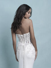 9776 Ivory/Nude/Silver back