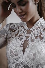 E202L Champagne/Ivory/Nude detail