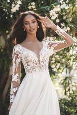 R3713W Ivory/Nude detail