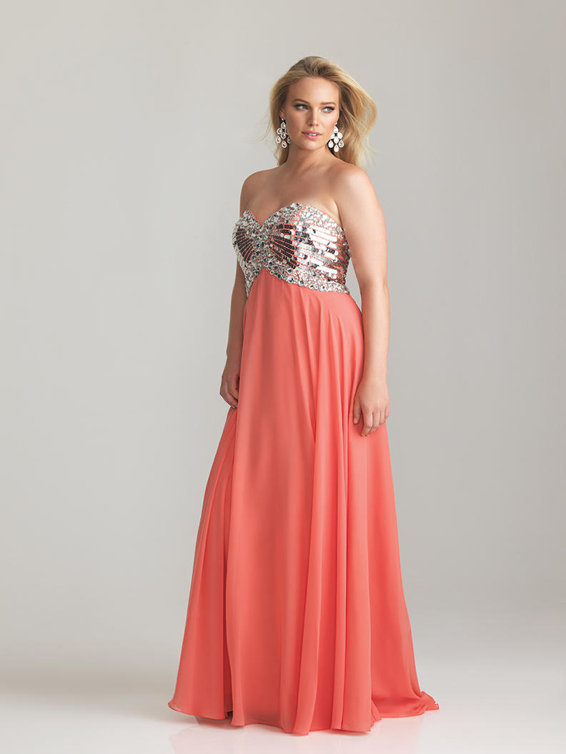 strapless open back dress Final Sale Plus Size Maxi Dress in Coral Zip Zag Multi-Color Print