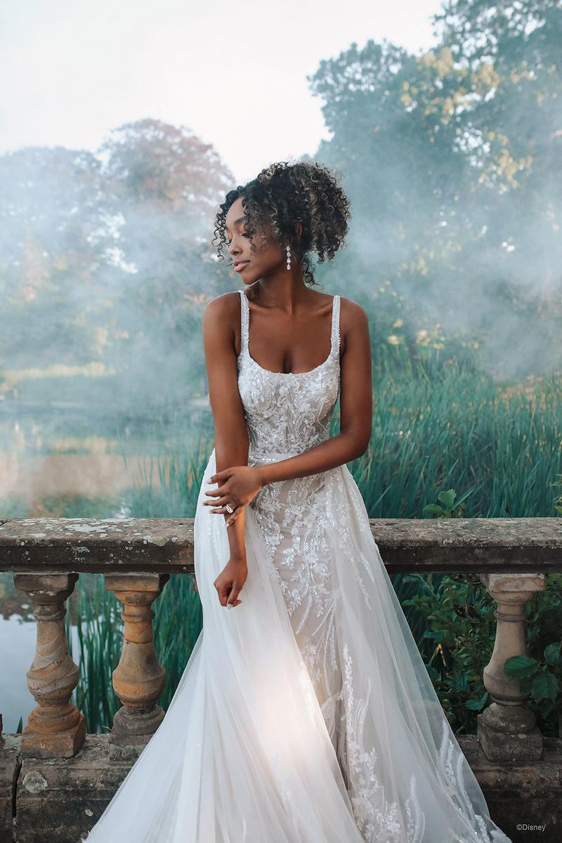 tiana wedding dress Layers of soft tulle add volume and movement to the full ball gown skirt Sample Luce Sposa Tiana Wedding
