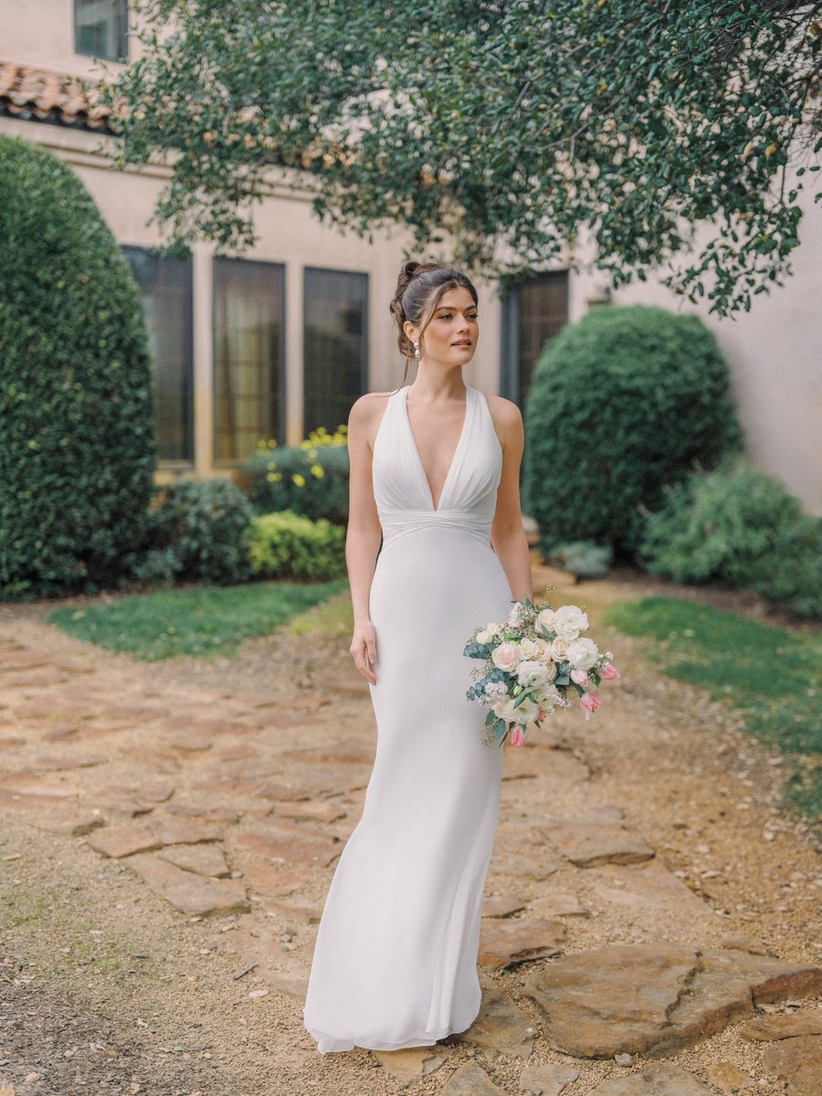 Allure Bridals Romance R3979