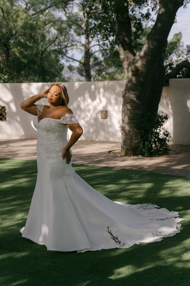 Allure Bridal Women Size Colleciton W502