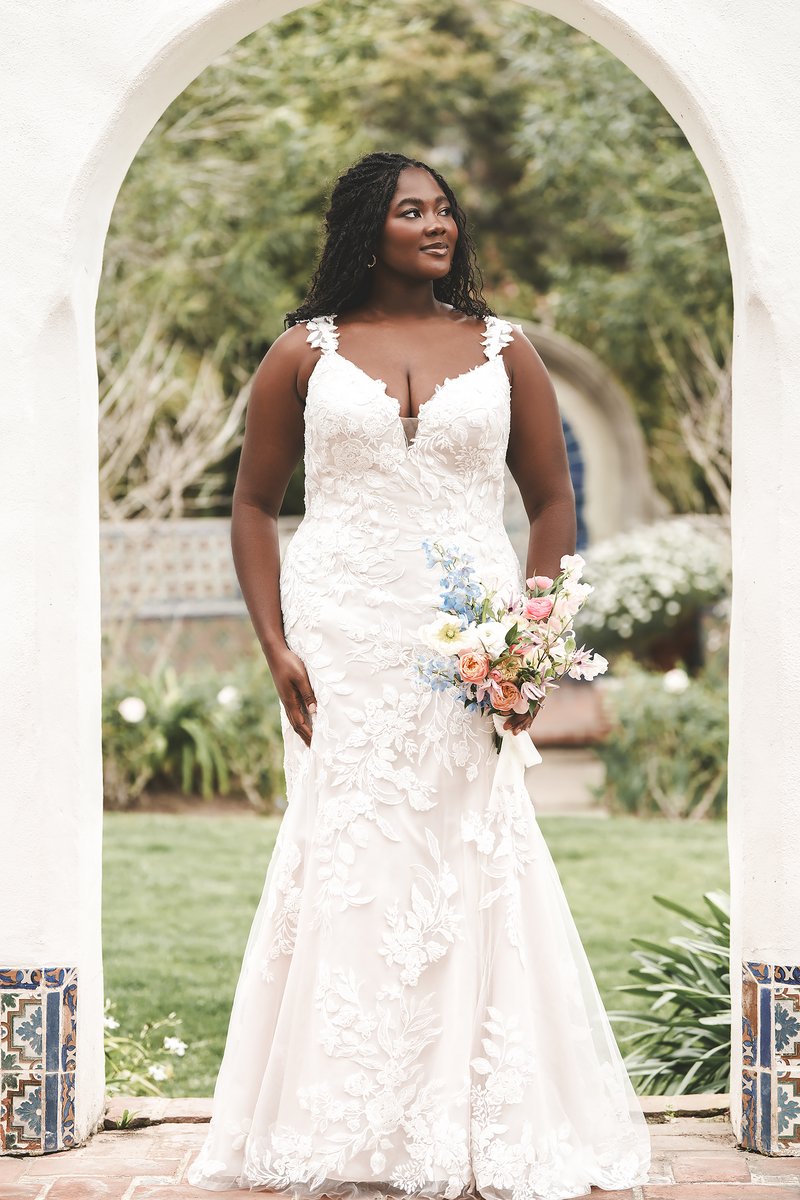 Allure Bridal Women Size Colleciton W505