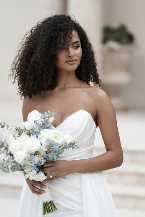 Allure Bridal A1367