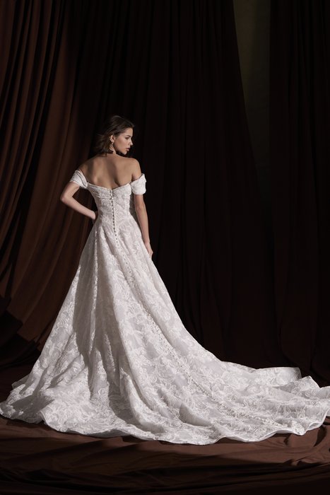 Allure Couture Bridal C822