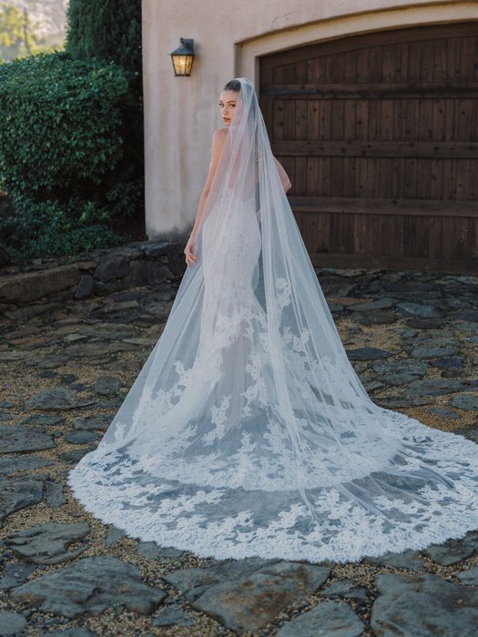 Allure Bridal A1472