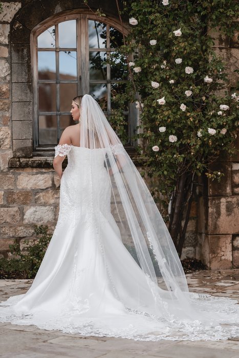 Allure Women's Bridal Collection W502