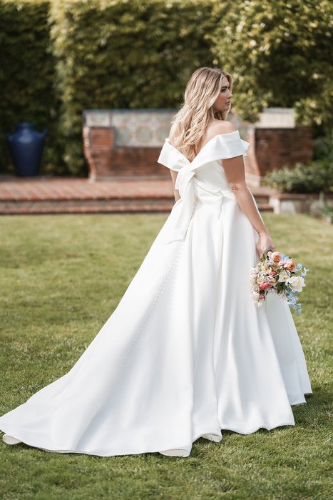 Allure Women's Bridal Collection W504