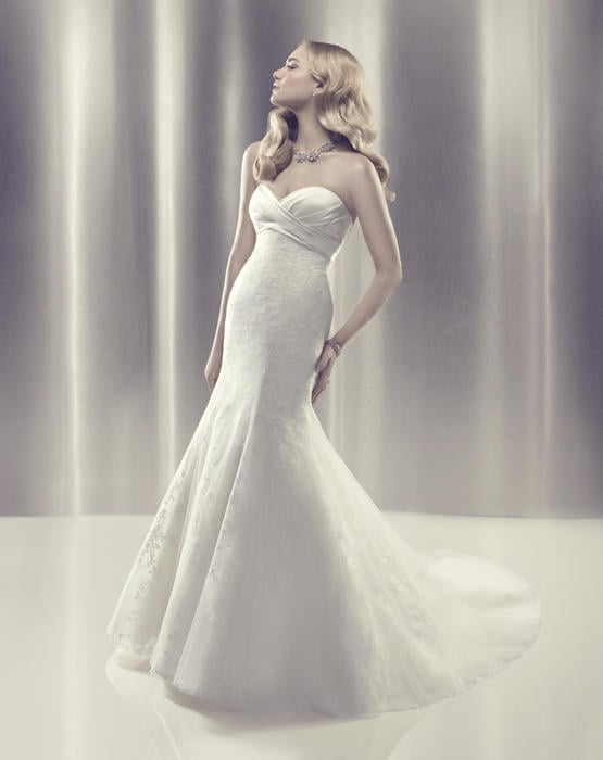 Couture Bridal Gowns B083