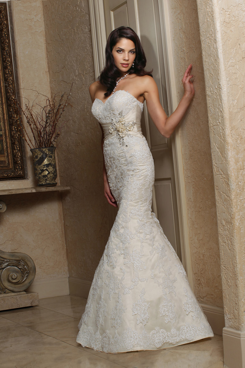 CLOSEOUT / CLEARANCE DRESSES Davinci Bridal 50161 Atianas Boutique ...