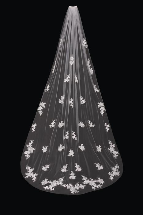 En Vogue Veil Collection V1695C