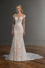 1047 Ivory Lace/Tulle/Ivory Gown/Porcelain Tulle Illusi front