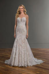 1074 Ivory Lace/Honey Gown/Ivory Tulle Illusion front