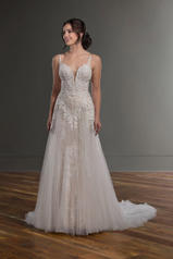 1087 Ivory Lace/Tulle/Ivory Gown/Porcelain Tulle Illusi front