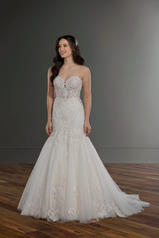 1092 Ivory Gown With Ivory Tulle Illusion front