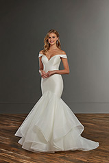 1172 Ivory Gown With Java Tulle Illusion front