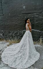 LE1118 White Lace And Tulle Over White Gown With White Tu back