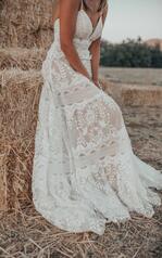 Alyx (iviv-iv) Ivory Lace And Tulle Over Ivory Gown Wit detail