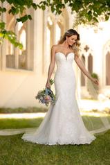 6716 Tulle/Royal Organza/Ivory Gown/Ivory Tulle Plunge front