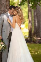 6788 Ivory Lace/French Tulle/Ivory Gown back