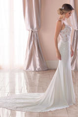 6834 Ivory Gown/Ivory Tulle Illusion front