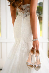 6875 Ivory Lace And Tulle Over Ivory Gown With Ivory Tu detail