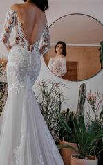 D3284 (iviv-iv)ivory Lace And Tulle Over Ivory Gown With back