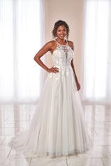 7040 Ivory Lace and Tulle over Ivory Gown front