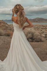 7045 (IVR) Ivory with Beaded Lace Trim detail