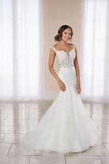 7074 Ivory Gown with Ivory Tulle Illusion front