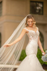 7074 Ivory Gown with Java Tulle Illusion detail