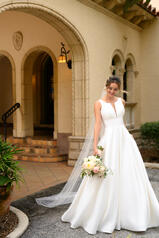 7119 Ivory Gown With Ivory Tulle Plunge front
