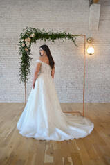 7316 (iv-iv) Ivory Lace Tulle And Regency Organza Over  back