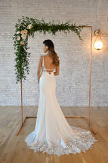 7324 (WH-WH) White Gown with White Tulle Plunge back