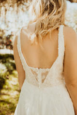 7356 (iv-iv) Ivory Gown With Ivory Tulle Plunge detail