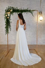 7356 (iv-iv) Ivory Gown With Ivory Tulle Plunge back