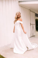 7363 (IV-IV) Ivory Gown with Ivory Tulle Illusion detail