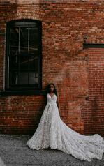 LE1118 White Lace And Tulle Over White Gown With White Tu front
