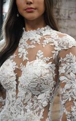 1334 Ivory Lace And Tulle Over Honey Gown detail