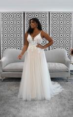 7263 (IVHY-IV)Ivory Lace And Tulle Over Honey Gown With front
