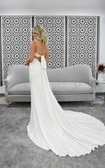 7290 (IV-IV)Ivory Gown With Ivory Tulle Plunge back