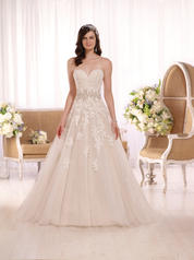 D2000 Ivory Lace and Almond Tulle over Champagne Gown front