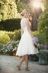 D2101 White Tulle Over White Gown detail