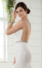 D2372 Ivory Gown With Ivory Tulle Illusion detail