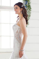 D2615 Ivory Silver Lace/Ivory Tulle/Ivory Gown detail