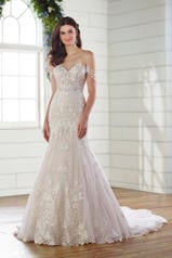 D2642 Ivory Silver Lace/Ivory Tulle/Ivory Gown front