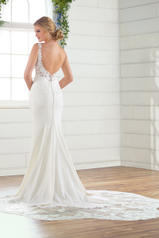 D2679 Ivory Gown/Ivory Tulle Illusion back
