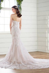 D2683-CL Ivory Lace/Tulle/Ivory Gown back