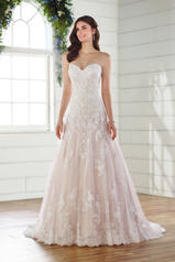 D2735 Ivory Lace/Tulle/Ivory Gown front